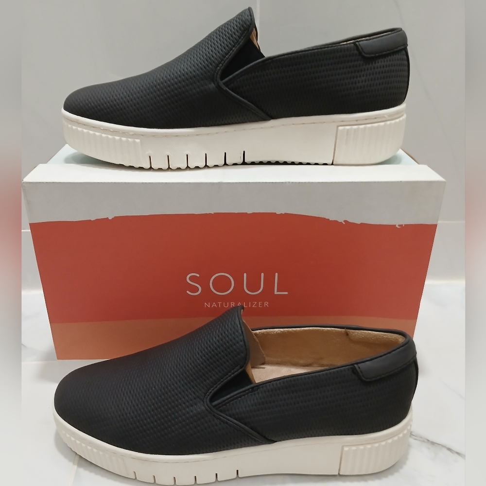 SOUL Naturalizer TIA Black Slip-On Loafers Womens Size 8.5 Mushroom NIB